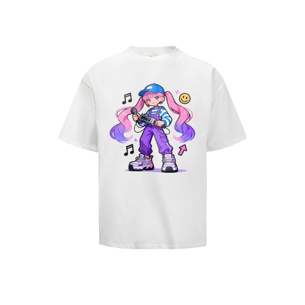 T-shirt uni, motif anime fille aux cheveux roses, notes de musique et smiley, imprimé graphique, style streetwear décontracté. Sensation de vie.