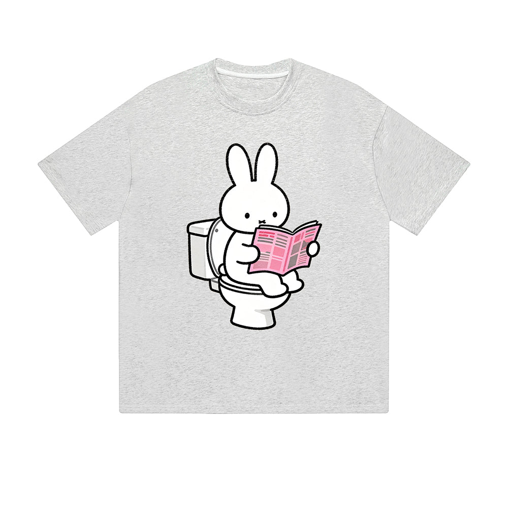 Einfarbiges T-Shirt Hase liest Buch Toilette Lustiger Cartoon Grafikdruck Lässige Alltagsmode Straßenbekleidung Feel lives