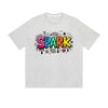 Однотонная футболка Spark с красочным граффити-текстом, звездами и сердцами, графический принт, повседневная уличная одежда, почувствуй жизнь