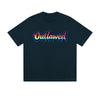 T-shirt uni Unruly Outlawed, imprimé graphique graffiti coloré, style streetwear décontracté.