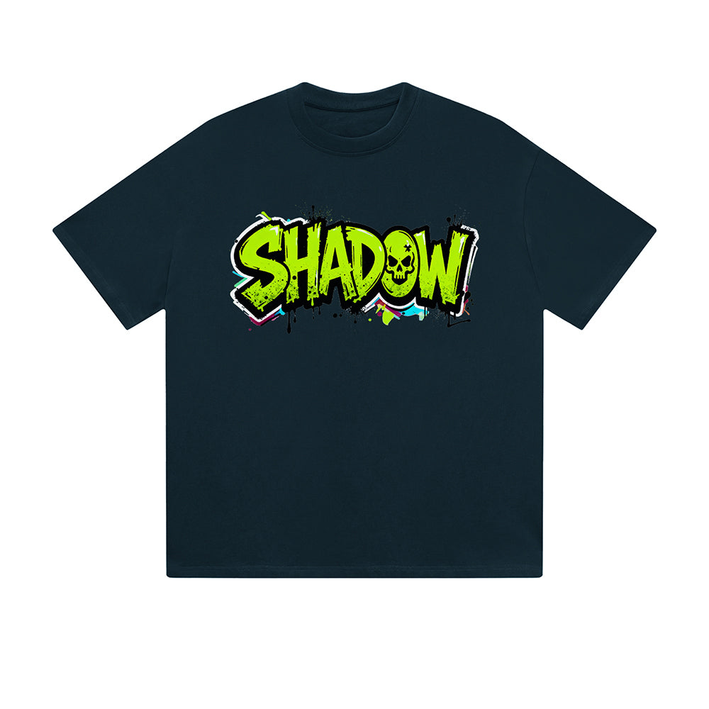 Einfarbiges T-Shirt Schatten Schädel Graffiti Straßenkunst Text Grafikdruck Lässig Alltag Streetwear Gefühl lebt