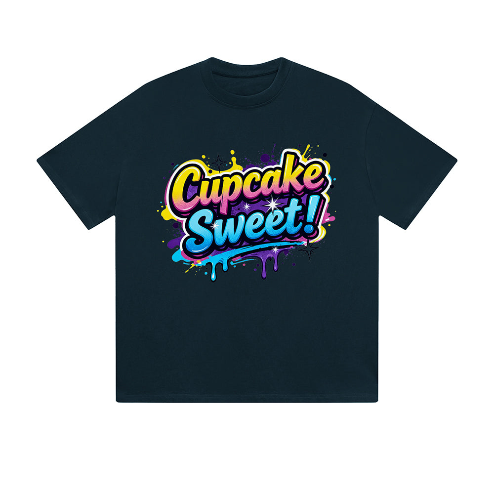 T-shirt uni à imprimé graphique cupcake sucré et coloré, style streetwear décontracté au quotidien.