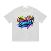 T-shirt uni à imprimé graphique cupcake sucré et coloré, style streetwear décontracté au quotidien.